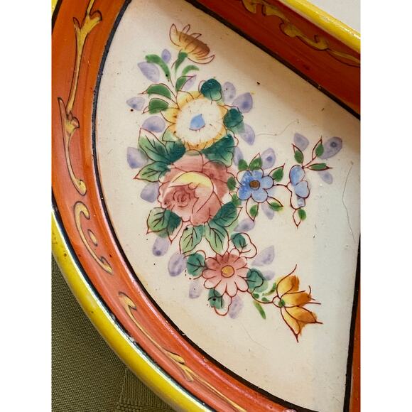 Japanese painted ceramic plate w/ wood box - Picture 4 of 16